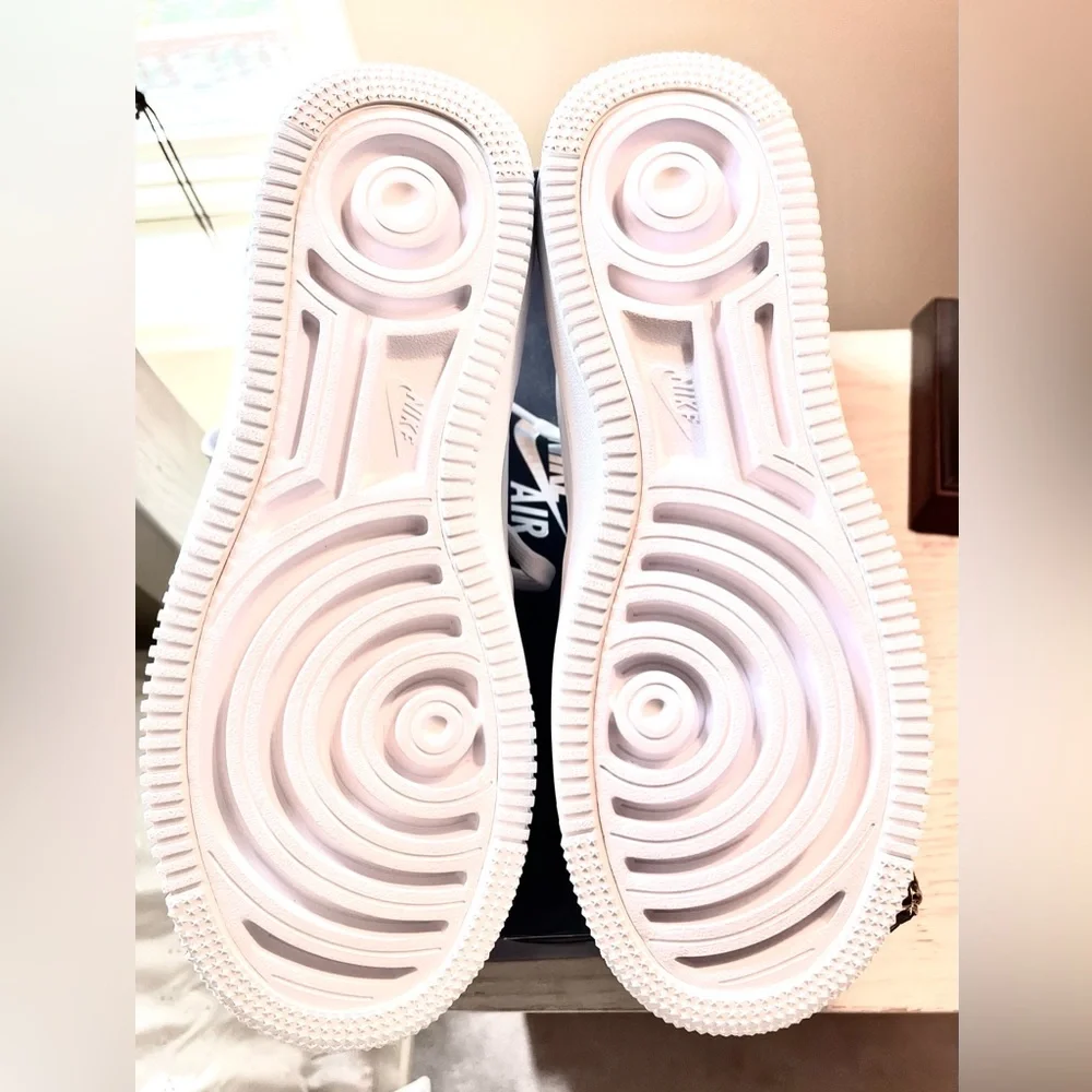 Women’s Air Force 1’s Platform Triple White Size 9 NEW in Box - Picture 7 of 9